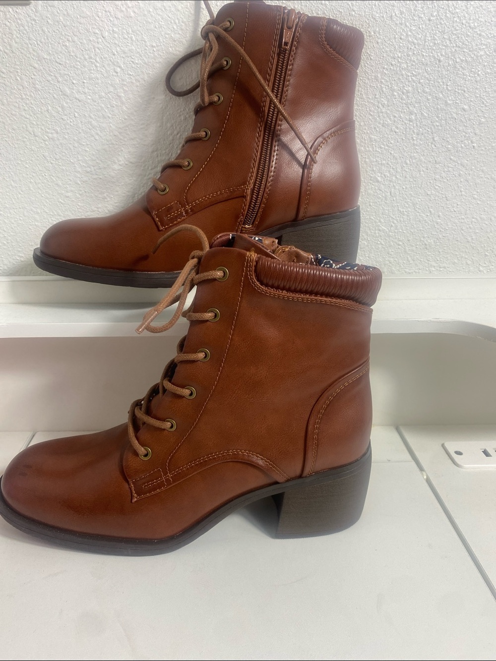 BareTraps Cognac Lace-Up Ankle Boot Size 9.5 - Picture 6 of 16